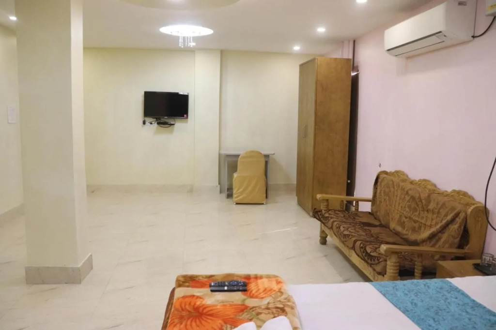 FabHotel Bodhi Vihar