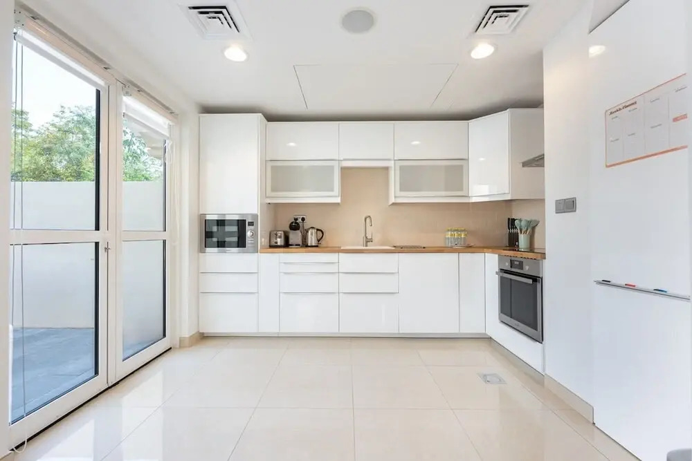 StayShort - Luxurious Spacious 3-Bedroom Villa with Private Pool at Springs 10