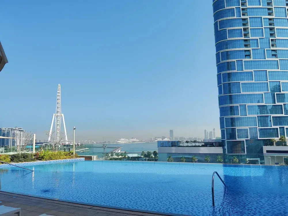 HiGuests - EMAAR 52-42