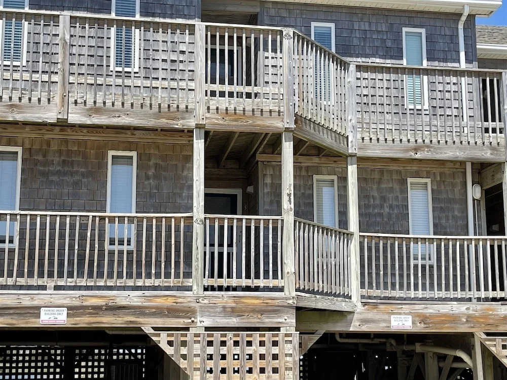 Sw 3 Finns Up 1 Bedroom Condo by RedAwning
