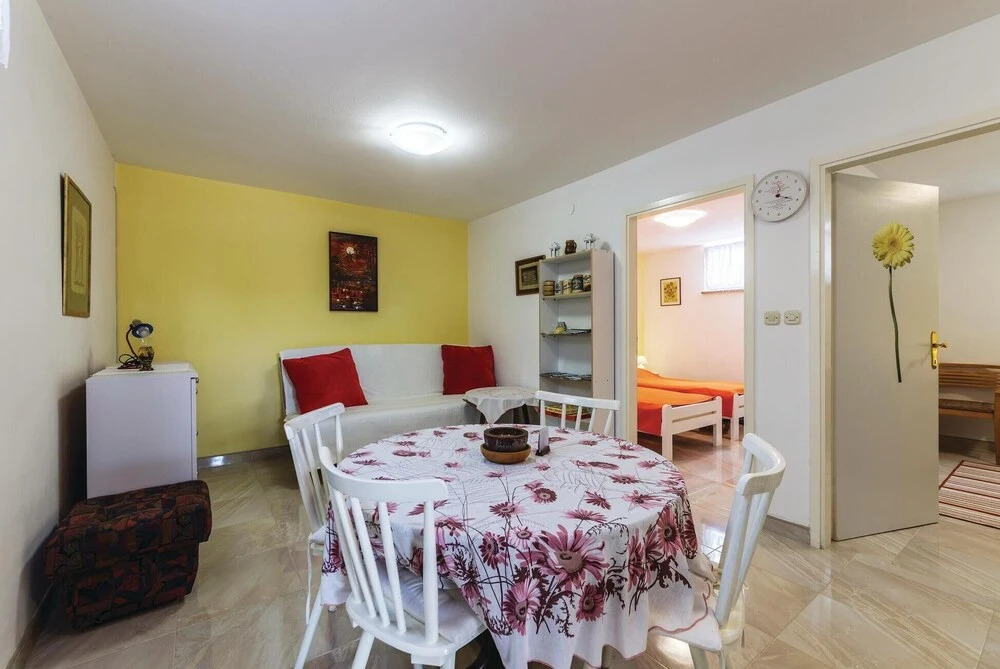 Four-Bedroom Holiday Home In Vodnjan