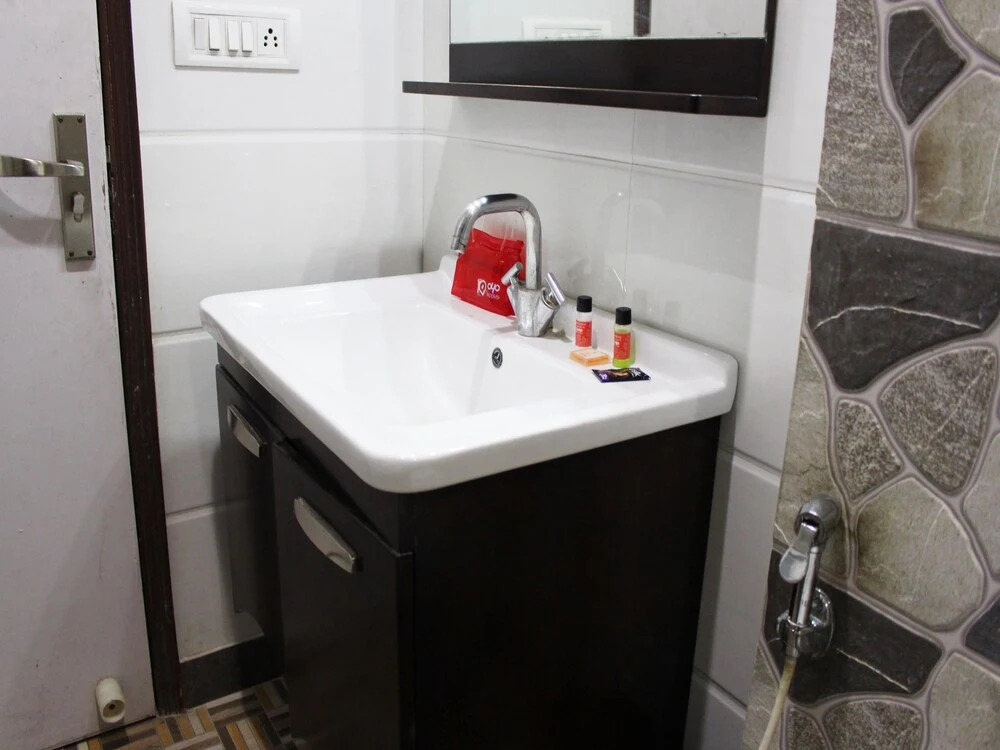 OYO 2705 Hotel Preet Palace