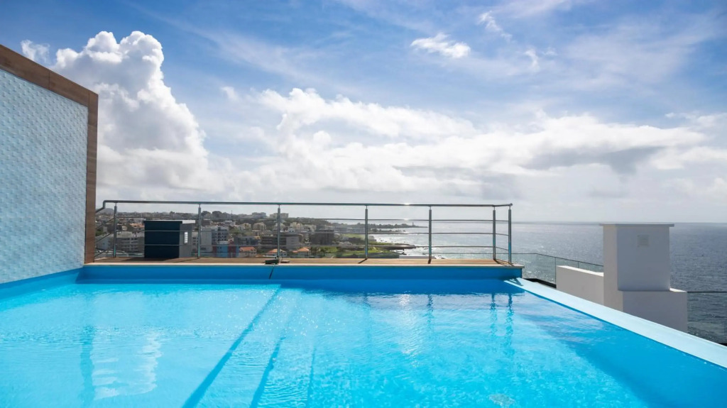 3 bdr aprt, amazing seaview, rooftop pool - LCGR