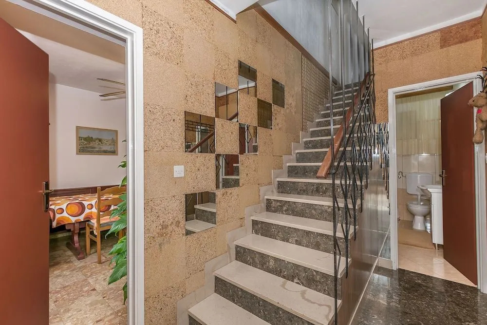 Apartment Proti