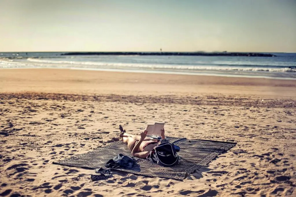 Beach Hotel by Zvieli Hotels