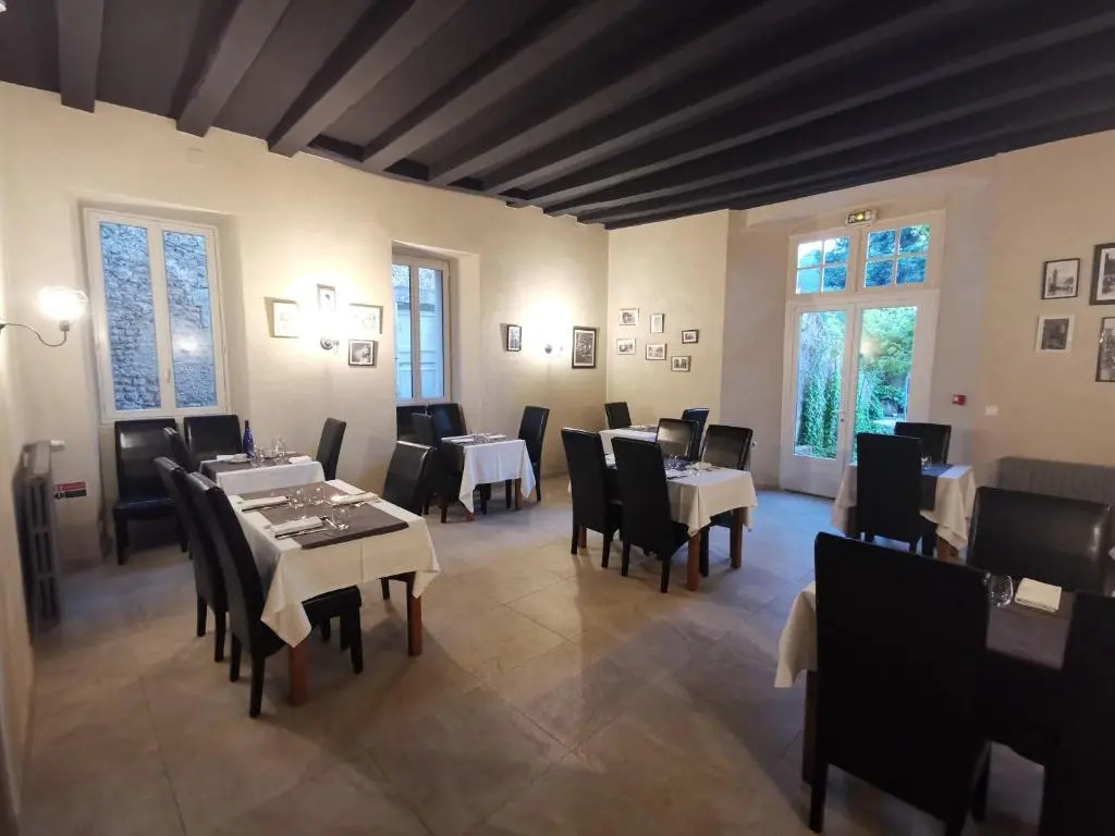 Logis Le Relais du Chapeau Rouge