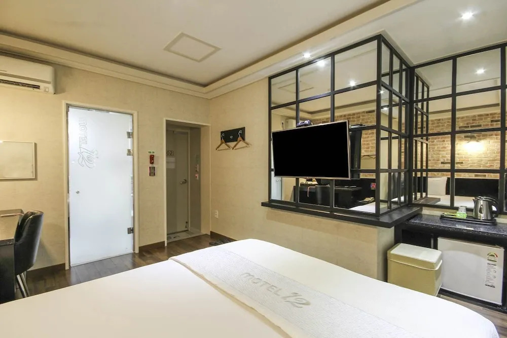 Twelve Motel