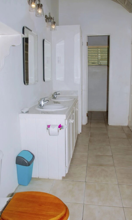 Zephyr Hill - 4 bedroom Villa with awe inspiring views 4 Villa by RedAwning