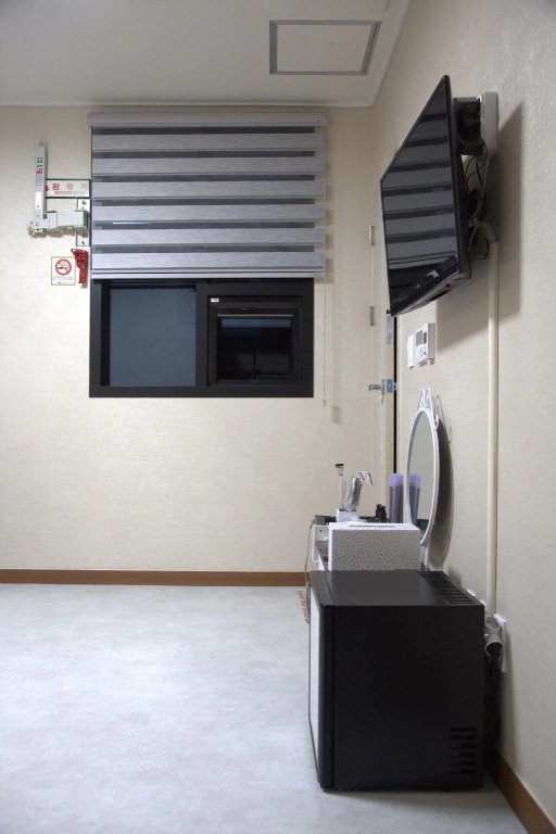 Ara & Maru Hostel