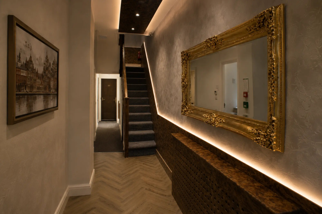 OYO Townhouse 30 Sussex Hotel