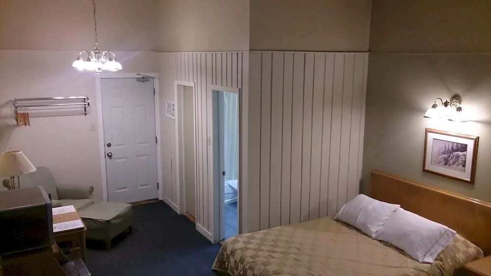 Voyager Inn