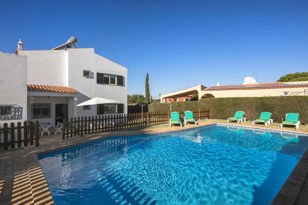 Casa Mestre, Vilamoura 3 Bedroom Villa With Private d Pool Air Con Free Wifi