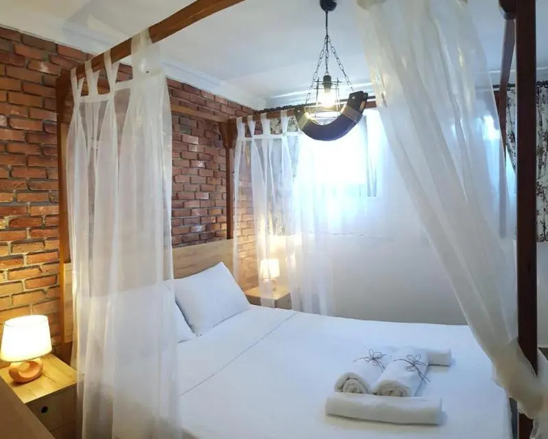 Adayel Otel & Bağ Evi
