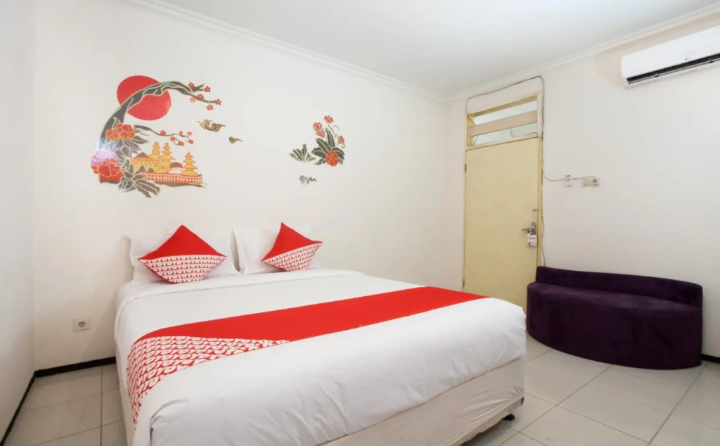 OYO 143 Dukuh Kupang Residence