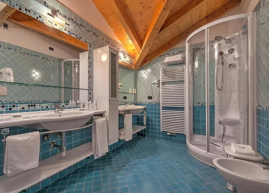 Nivis Hotel