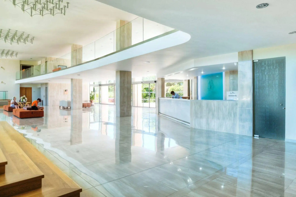 Caravia Beach Hotel