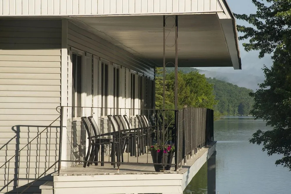 Lake Bomoseen Lodge