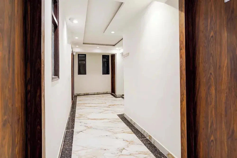 Fabhotel Golden Inn
