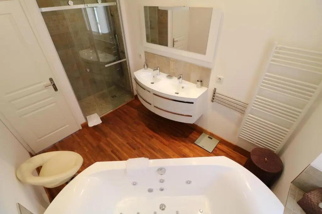 Luxury 1 bedroom Quai St Pierre 2 mins from the Palais & Croisette 269