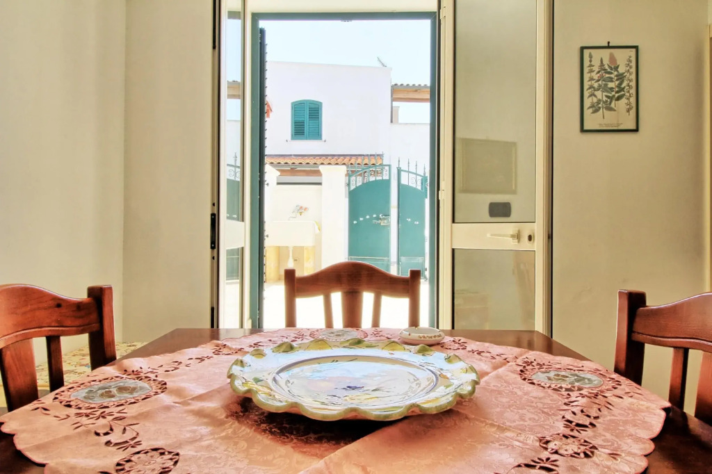Ada Lovely House