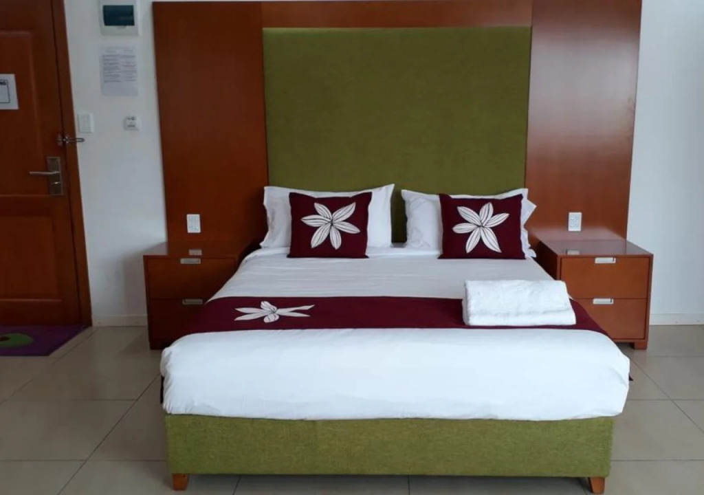 Alec's Hotel