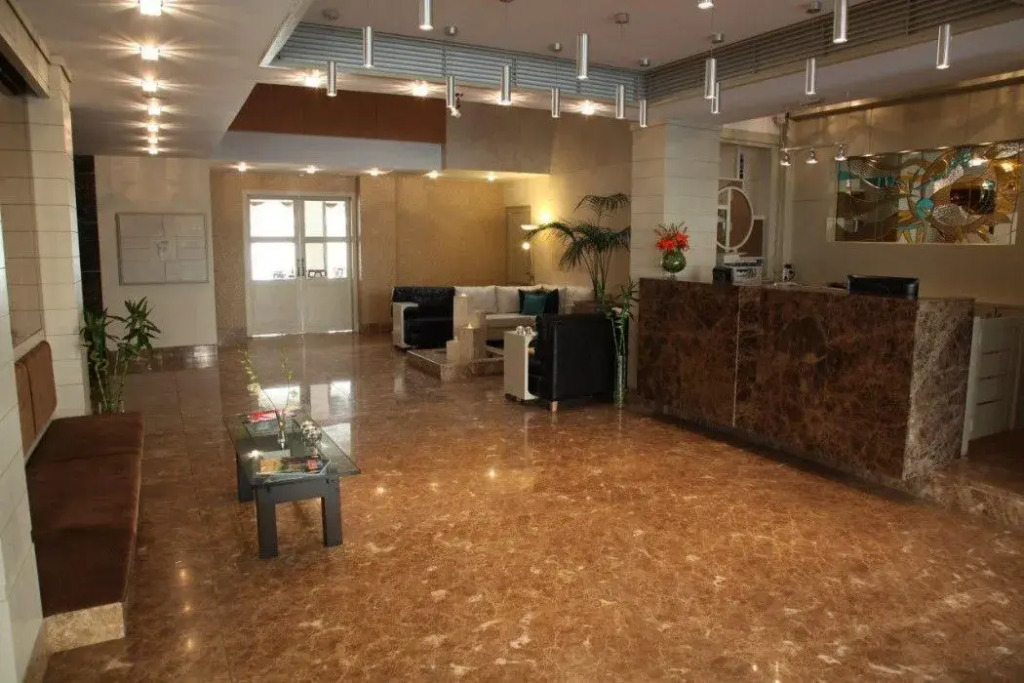 Saina Hotel