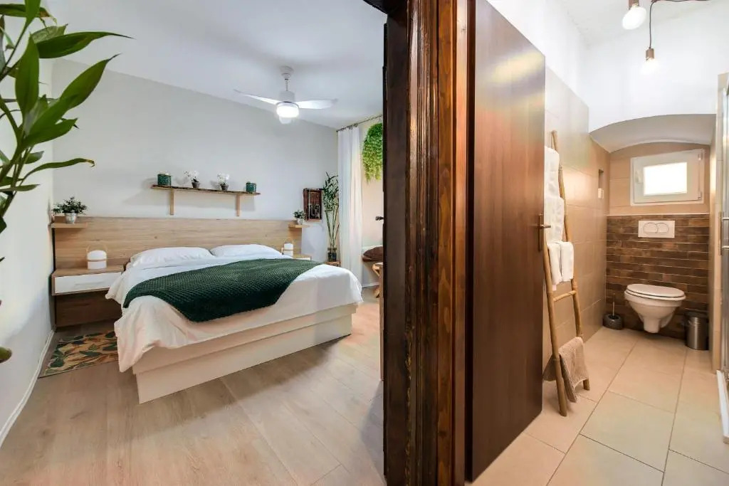 City Center Studio For Humans and Pets