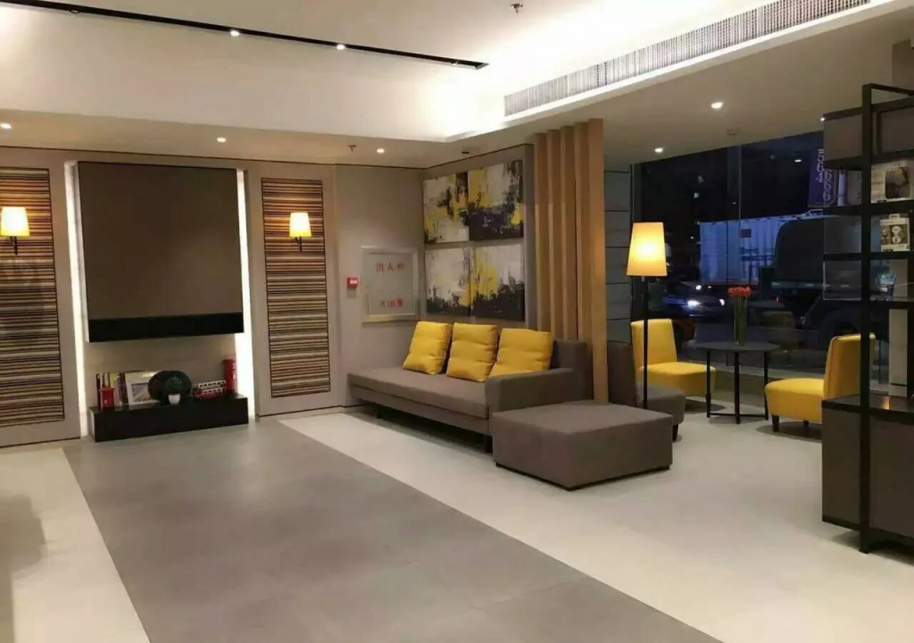 Homeinn Plus Hotel (Shenyang Railway Station East Square Subway Station)