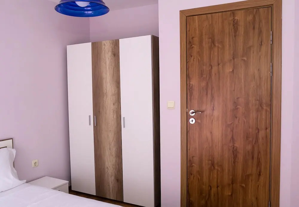 FM Premium 1-BDR Apartment with Parking Spot