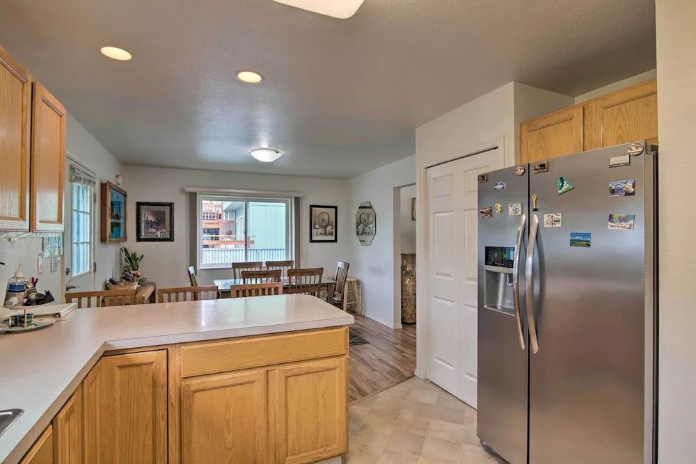 Quaint Ranch Home w/ Yard in Midtown Anchorage!