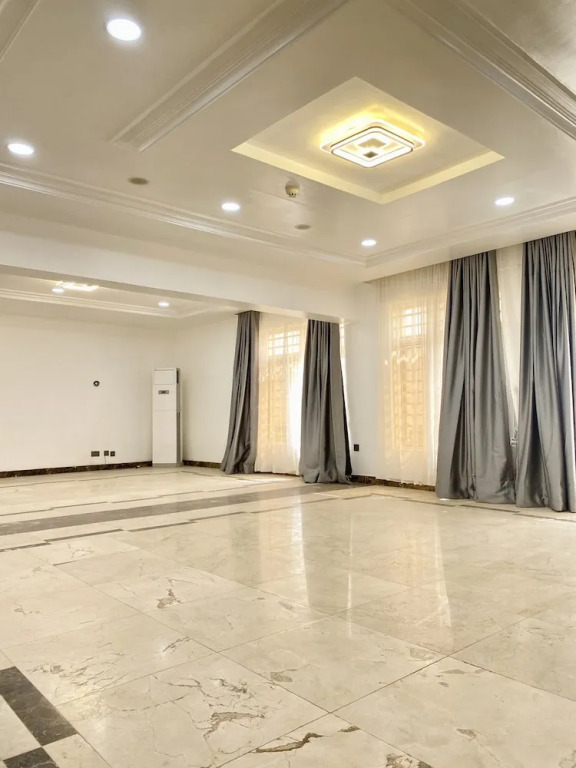 Glovis Suites