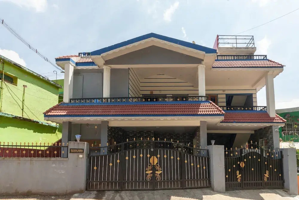 OYO 18694 Limra Residency
