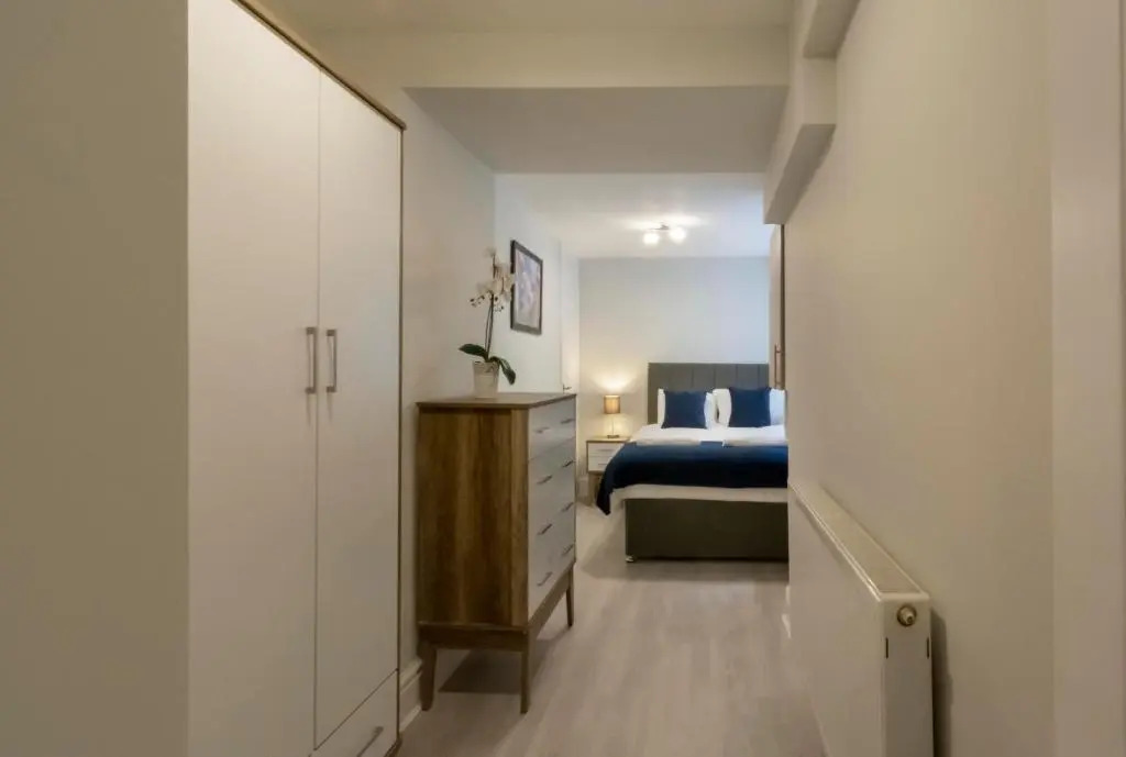 Luxury 2 bedroom Clifton flat with free parking