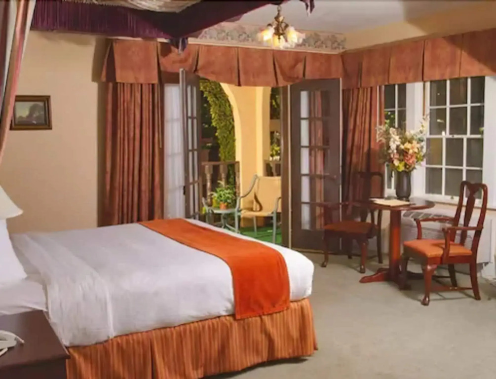 Historic Santa Maria Inn
