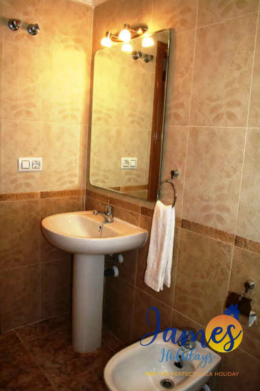 La Cinuelica R14 grd flr apt overlooking pool L124