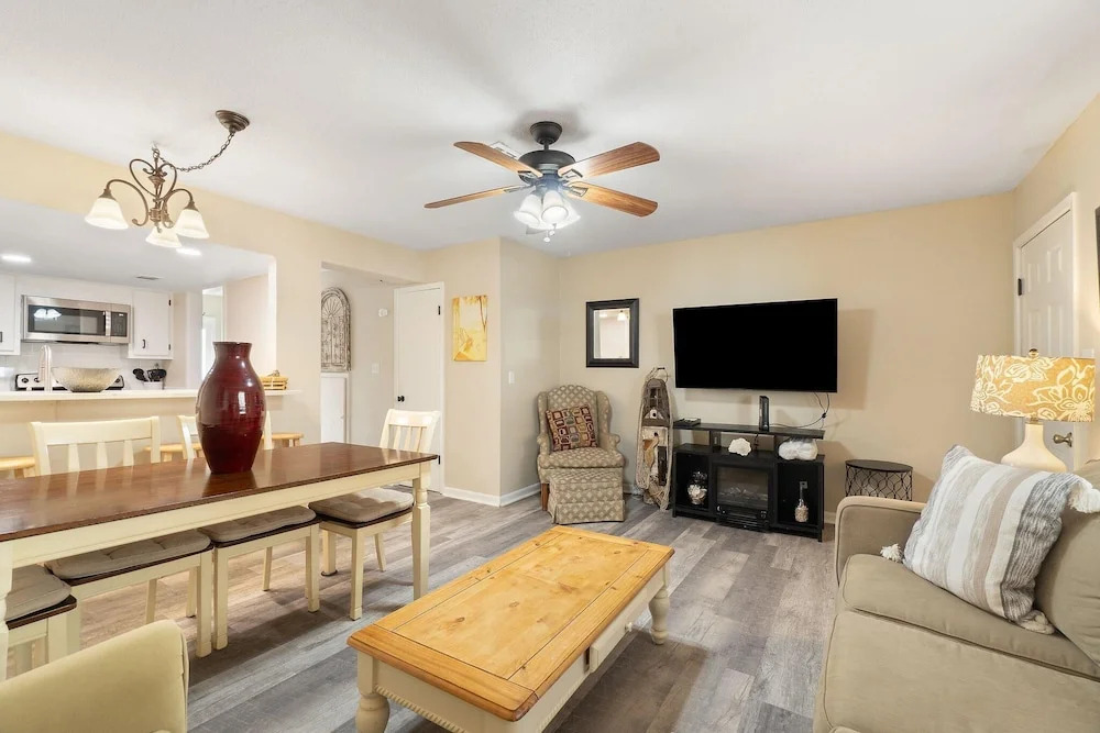 Gulf View Condos by Hosteeva