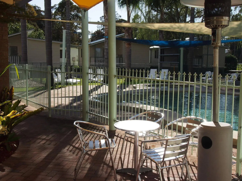 Pleasurelea Tourist Resort & Caravan Park