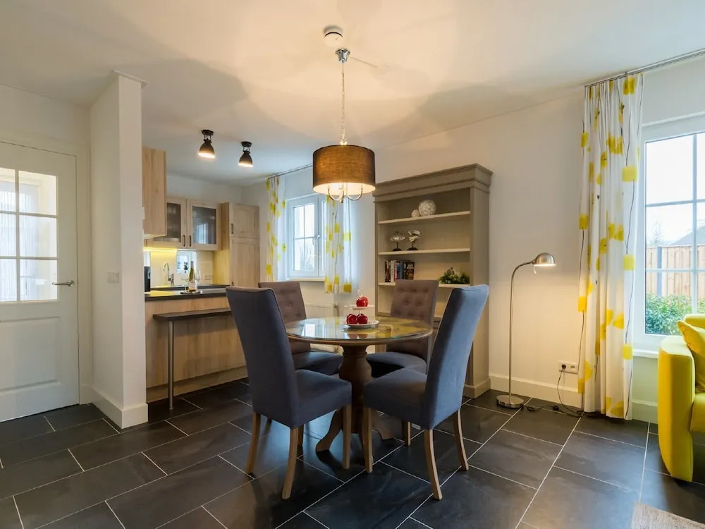 Picturesque Holiday Home in Oostkapelle near Beach