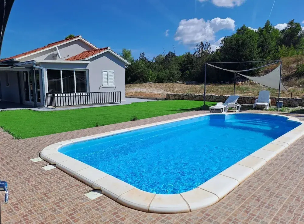 Nane Garden House With Heated Pool