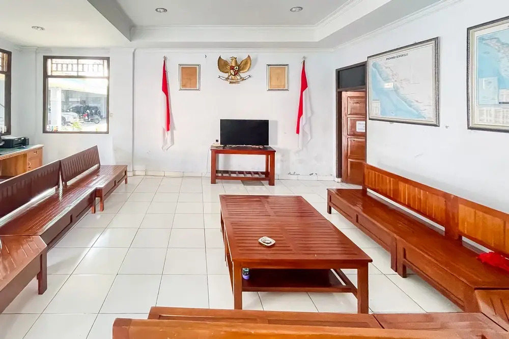 Urbanview Hotel Grand Seven One Manna