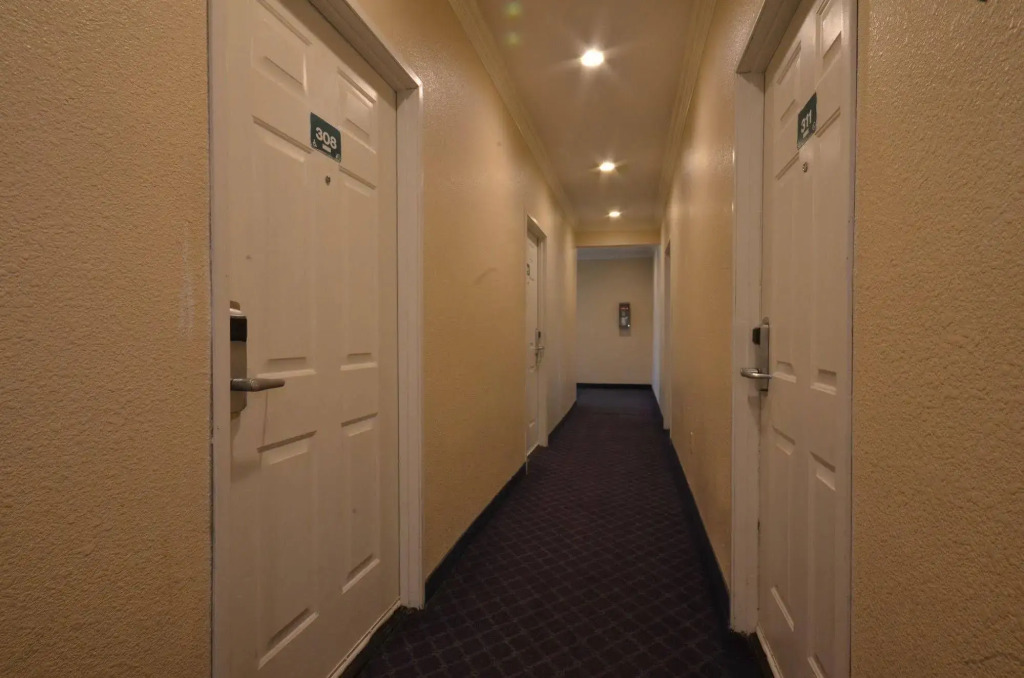 Hollywood City Inn