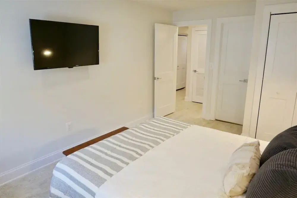 No More Looking With Parking - 1 Bedroom