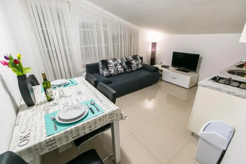 Apartment Elis