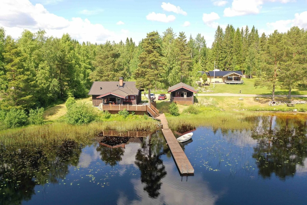 Lake View Cabin