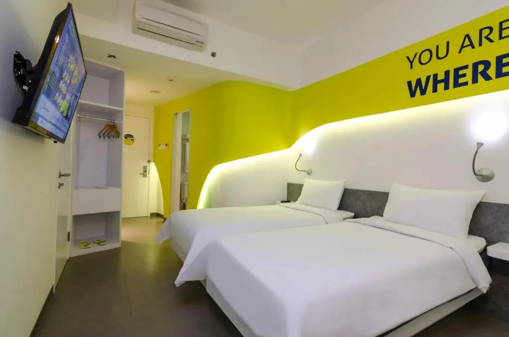 Yello Hotel Jemursari