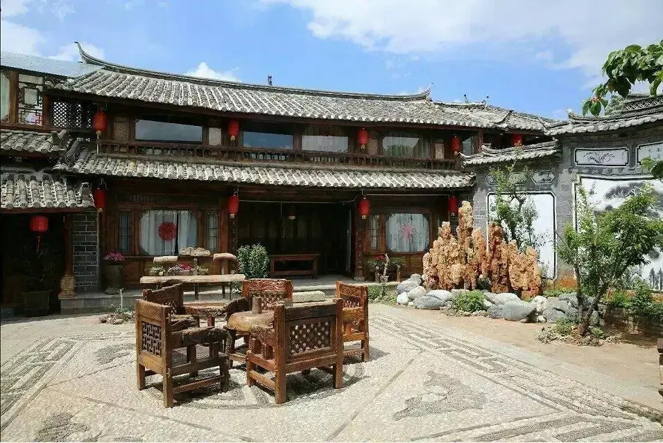 Lijiang Guan Shan Yue Na Xi Style Inn