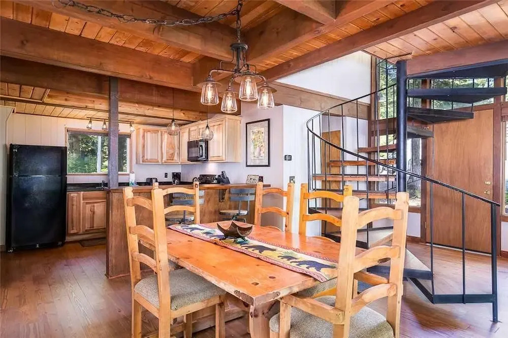 Private Beach Access, Renovated, Pet Friendly Cabin - "pine Cone Haven" #108