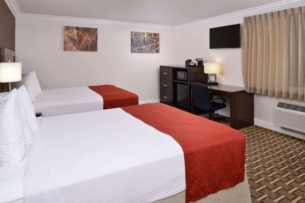 Best Western Plus LA Mid-Town Hotel