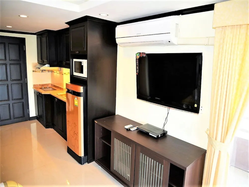 Corner Studio 47 sq m Apartment at Angket