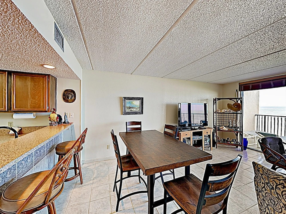 New Listing! Gulf-front W/ Pools & Gym 3 Bedroom Condo
